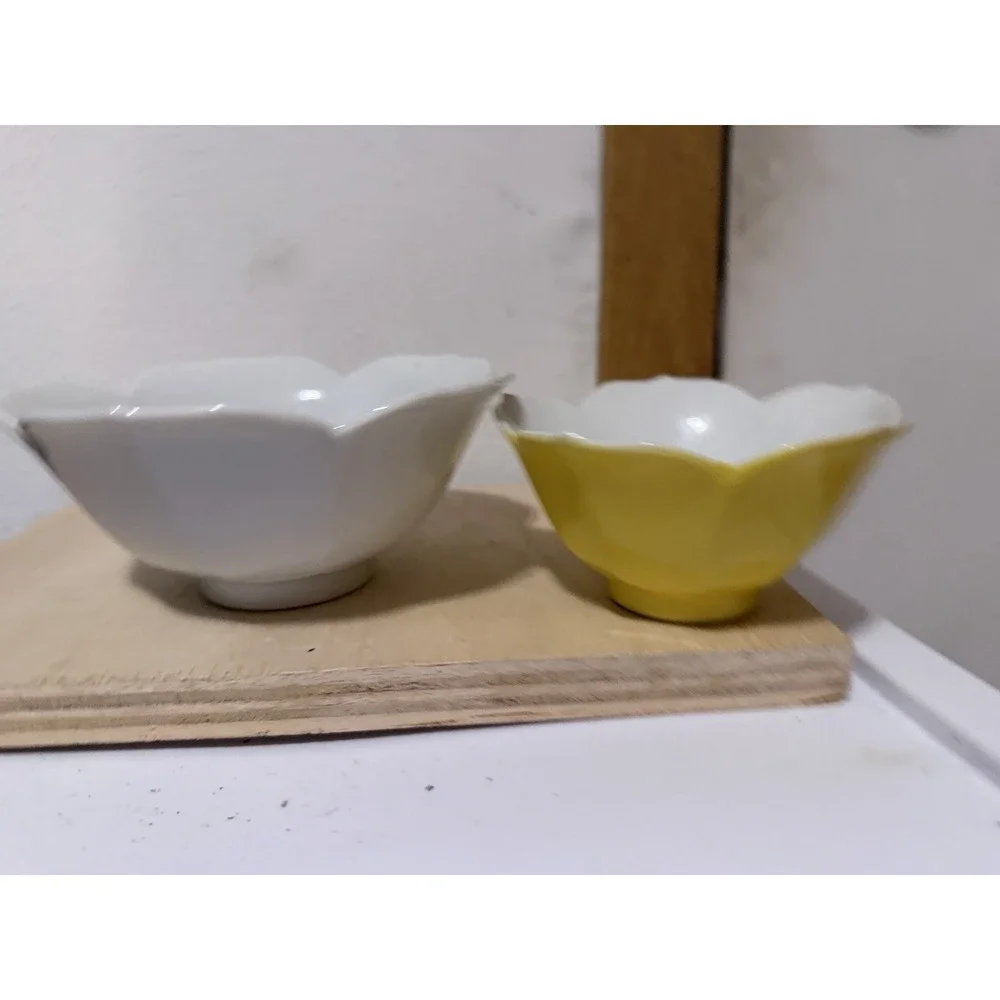 vintage Japanese lotus flower porcelain bowls Set Of 3
